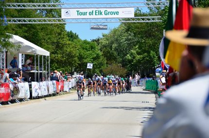 Start of the TOEG men's pro international bike race