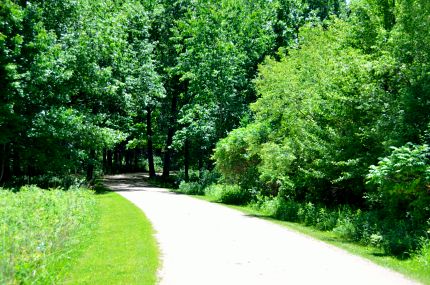 Chain of Lakes Trail south