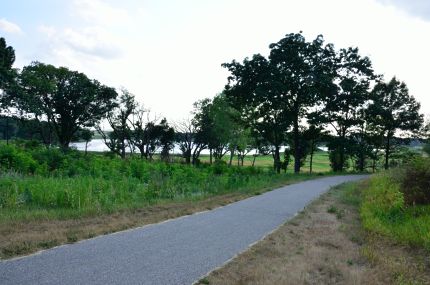 Lake Defiance and Moraine Hills Trail