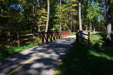 The Thorn Creek Trail in Sauk Trail Woods