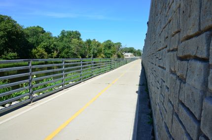 Des Plains River Trail Riverwalk