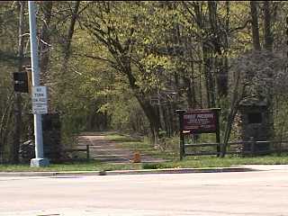 Deer Grove trail entrance