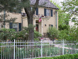 nicely landscaped (nice flowers and stuff...)